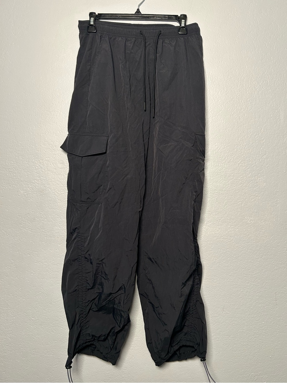 Gilly Hicks Black CargoJoggers with Drawstring Hem and stretch waistband S
